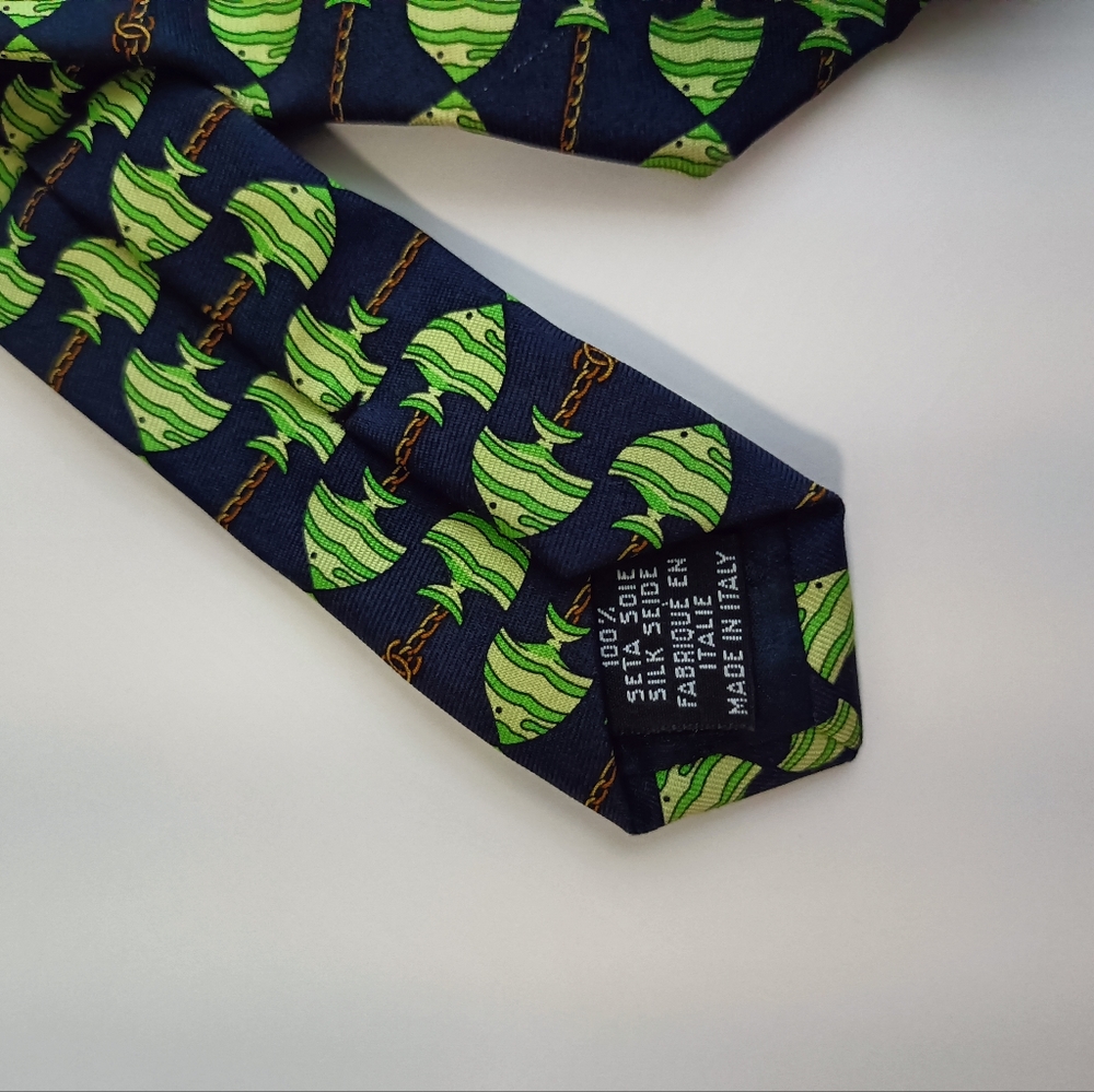 Chanel logo Fish chain silk tie - Picture 5 of 14